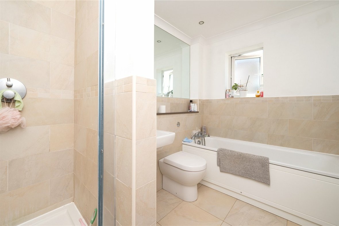 4 Bedroom House For SaleHouse For Sale in Watford Road, Chiswell Green, St Albans - View 13 - Collinson Hall