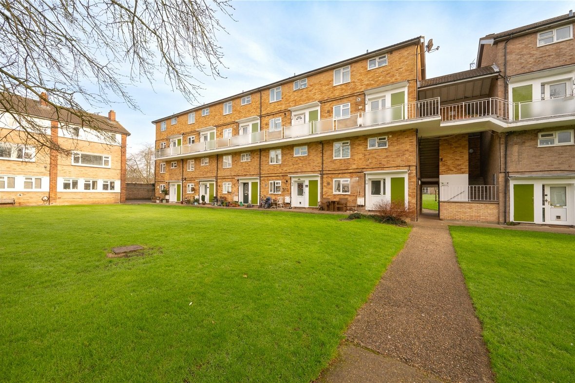 3 Bedroom Maisonette Sold Subject to ContractMaisonette Sold Subject to Contract in The Ridgeway, St. Albans, Hertfordshire - View 10 - Collinson Hall