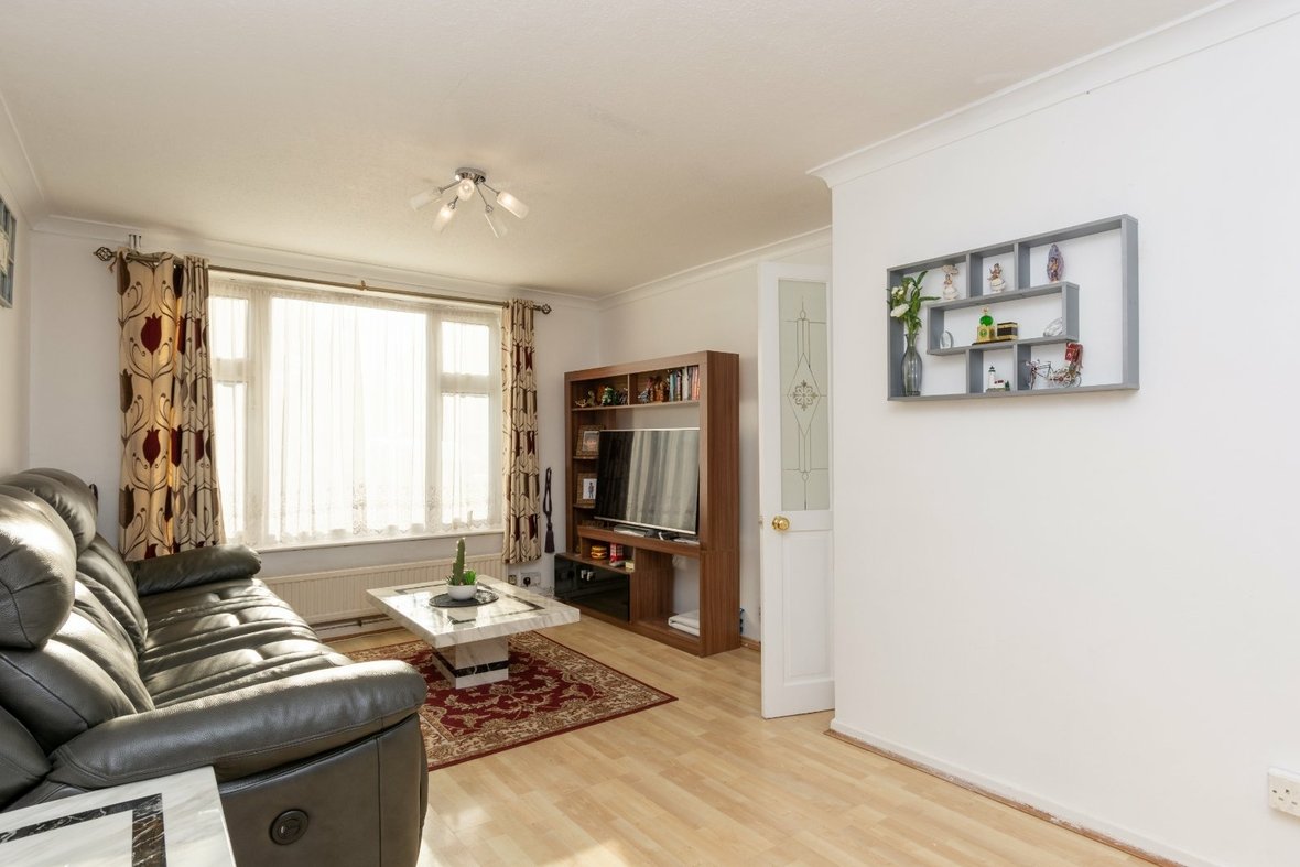 2 Bedroom House Sold Subject to Contract in Cell Barnes Lane, St Albans - View 12 - Collinson Hall