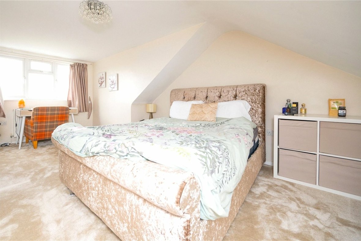 4 Bedroom  New Instruction New Instruction in Field View Rise, Bricket Wood, St. Albans - View 8 - Collinson Hall