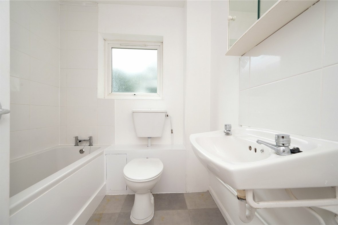 2 Bedroom Apartment New InstructionApartment New Instruction in Lemsford Road, St. Albans, Hertfordshire - View 4 - Collinson Hall