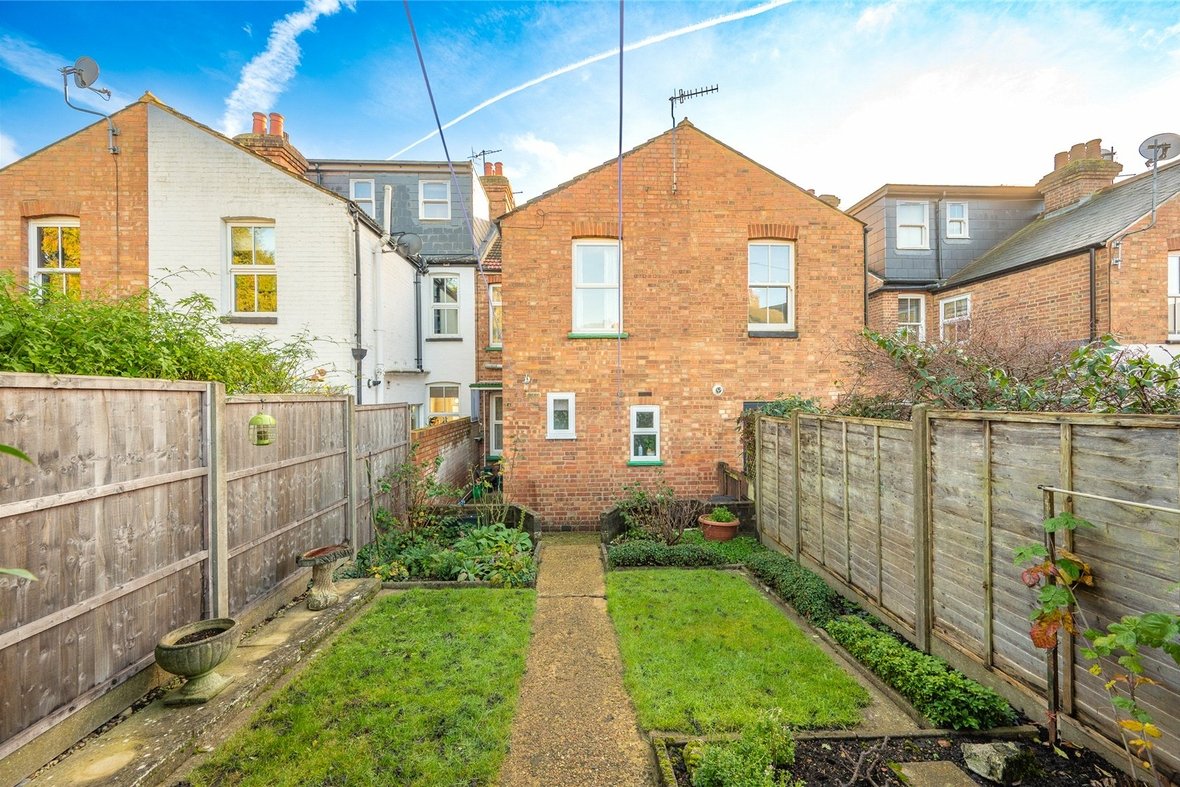 3 Bedroom House Sold Subject to ContractHouse Sold Subject to Contract in Ladysmith Road, St. Albans, Hertfordshire - View 6 - Collinson Hall
