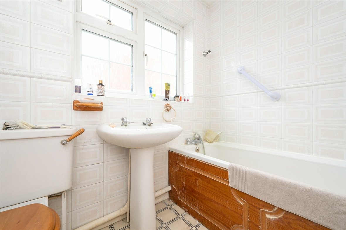 4 Bedroom House New InstructionHouse New Instruction in Camlet Way, St. Albans, Hertfordshire - View 8 - Collinson Hall