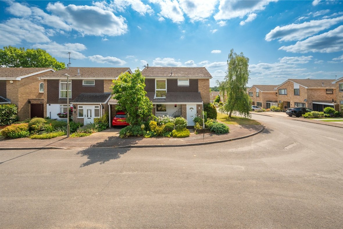 4 Bedroom House For SaleHouse For Sale in Hadrian Close, St. Albans, Hertfordshire - View 25 - Collinson Hall