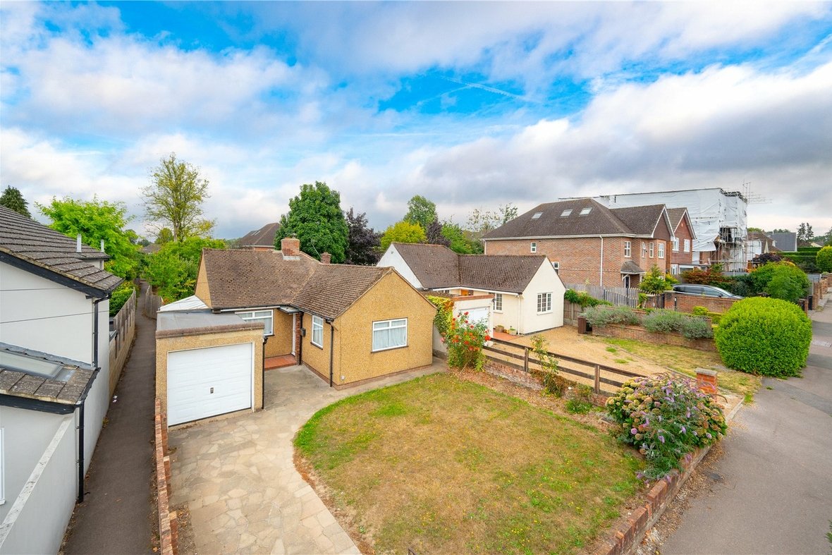 3 Bedroom Bungalow To LetBungalow To Let in Penn Road, Park Street, St. Albans - View 16 - Collinson Hall