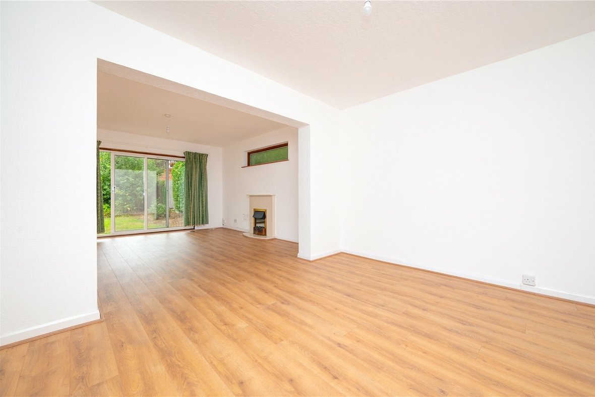 3 Bedroom Bungalow To LetBungalow To Let in Penn Road, Park Street, St. Albans - View 2 - Collinson Hall