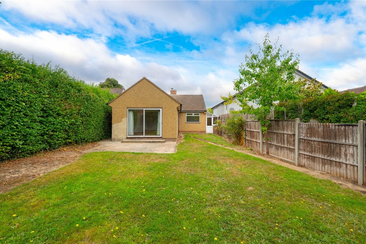 3 Bedroom Bungalow To LetBungalow To Let in Penn Road, Park Street, St. Albans - View 15 - Collinson Hall