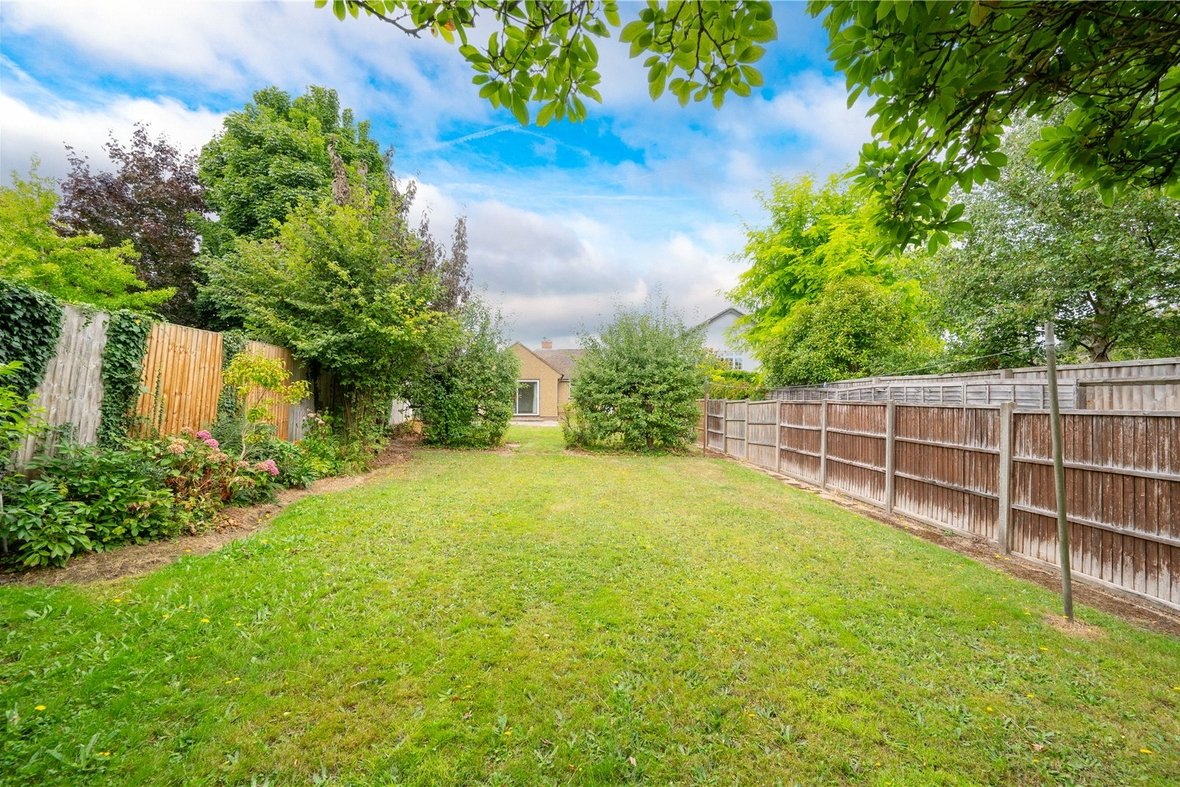 3 Bedroom Bungalow To LetBungalow To Let in Penn Road, Park Street, St. Albans - View 5 - Collinson Hall
