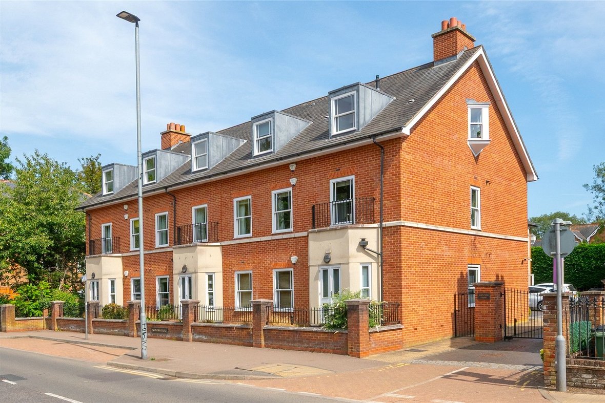 2 Bedroom Apartment New InstructionApartment New Instruction in Holywell Hill, St. Albans, Hertfordshire - View 11 - Collinson Hall