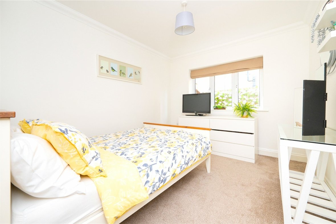 3 Bedroom Bungalow New InstructionBungalow New Instruction in Heracles Close, Park Street, St. Albans - View 14 - Collinson Hall