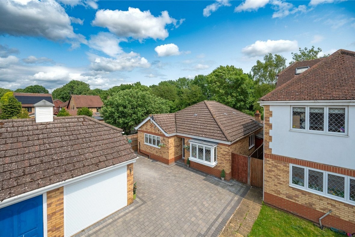 3 Bedroom Bungalow New InstructionBungalow New Instruction in Heracles Close, Park Street, St. Albans - View 19 - Collinson Hall