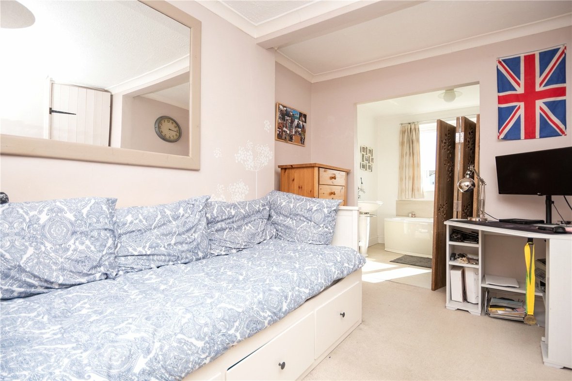 2 Bedroom House For Sale in Upper Heath Road, St. Albans - View 6 - Collinson Hall