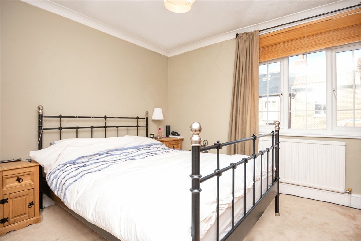 2 Bedroom House For Sale in Upper Heath Road, St. Albans - View 5 - Collinson Hall