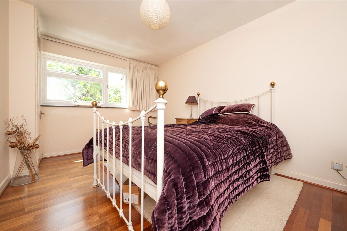 4 Bedroom House Sold Subject to ContractHouse Sold Subject to Contract in Cunningham Hill Road, St. Albans, Hertfordshire - View 12 - Collinson Hall