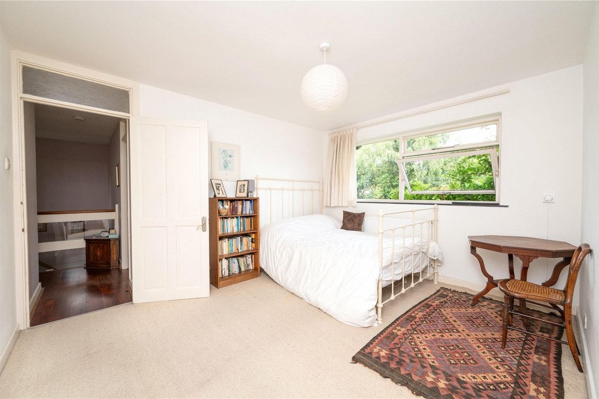 4 Bedroom House Sold Subject to ContractHouse Sold Subject to Contract in Cunningham Hill Road, St. Albans, Hertfordshire - View 10 - Collinson Hall