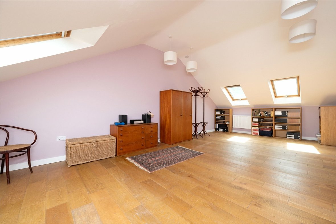 4 Bedroom House Sold Subject to ContractHouse Sold Subject to Contract in Cunningham Hill Road, St. Albans, Hertfordshire - View 13 - Collinson Hall