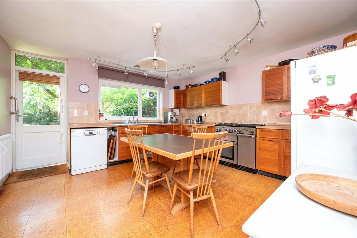 4 Bedroom House Sold Subject to ContractHouse Sold Subject to Contract in Cunningham Hill Road, St. Albans, Hertfordshire - View 3 - Collinson Hall