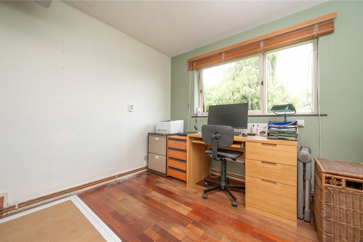 4 Bedroom House Sold Subject to ContractHouse Sold Subject to Contract in Cunningham Hill Road, St. Albans, Hertfordshire - View 15 - Collinson Hall