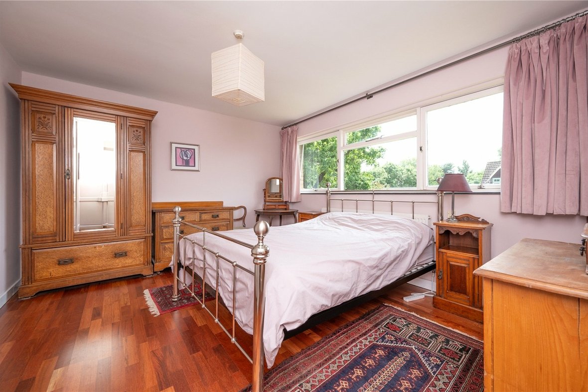 4 Bedroom House Sold Subject to ContractHouse Sold Subject to Contract in Cunningham Hill Road, St. Albans, Hertfordshire - View 7 - Collinson Hall