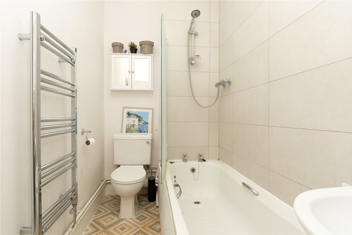 2 Bedroom Apartment Let in Alma Road, St. Albans, Hertfordshire - View 9 - Collinson Hall
