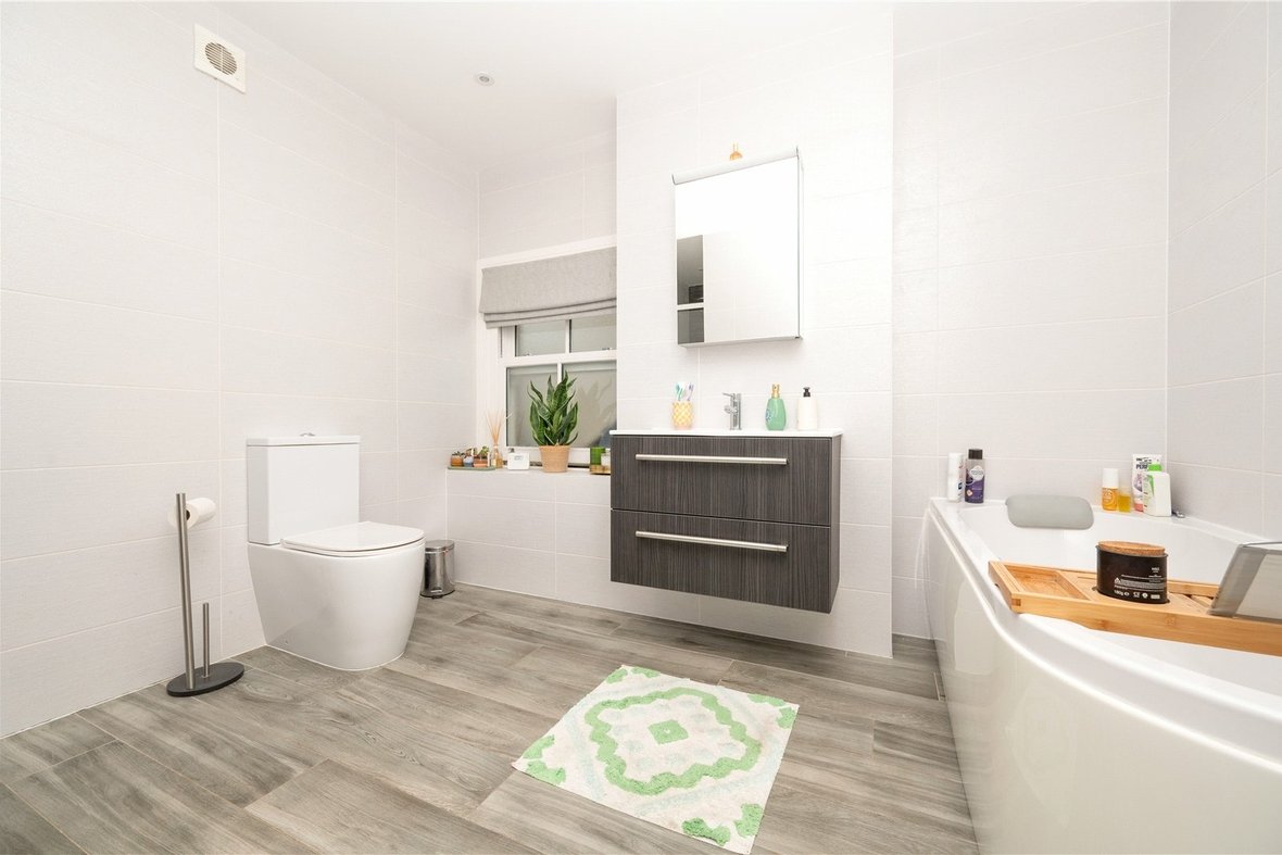 2 Bedroom  New Instruction New Instruction in Alma Road, St. Albans, Hertfordshire - View 5 - Collinson Hall