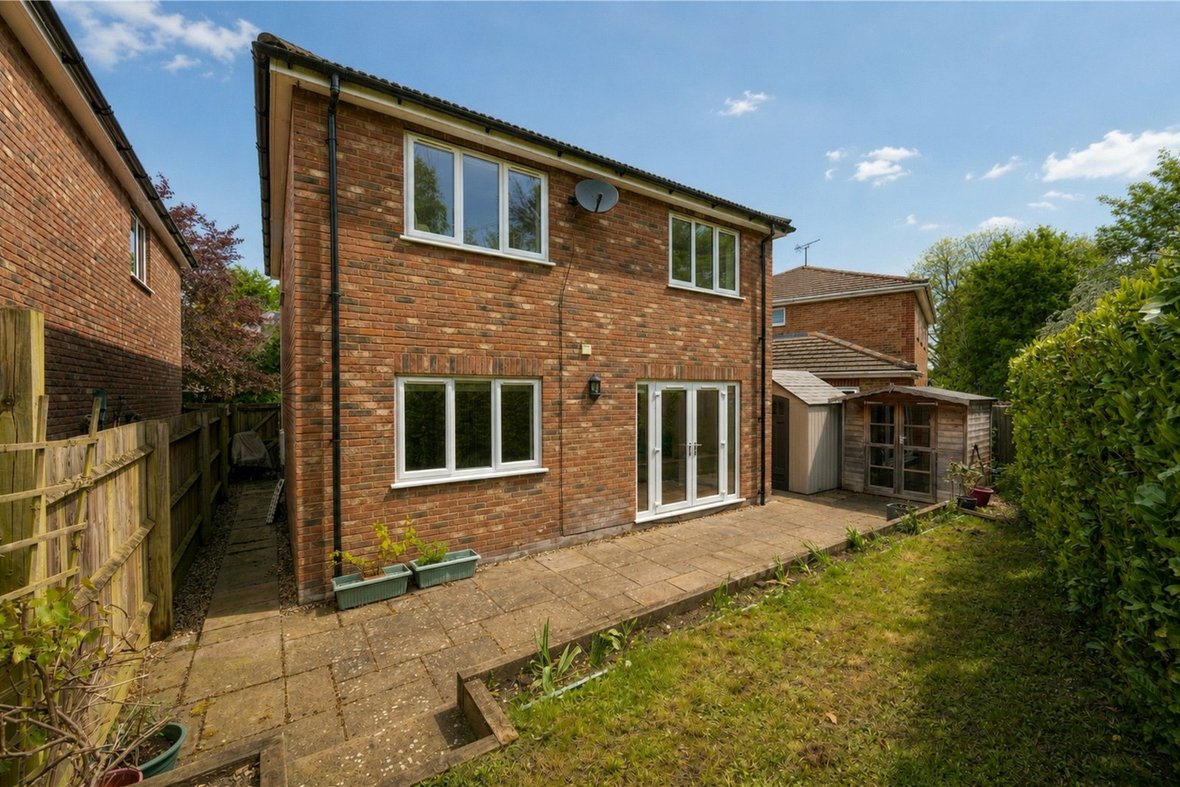 3 Bedroom House For SaleHouse For Sale in Park Street Lane, Park Street, St. Albans - View 14 - Collinson Hall