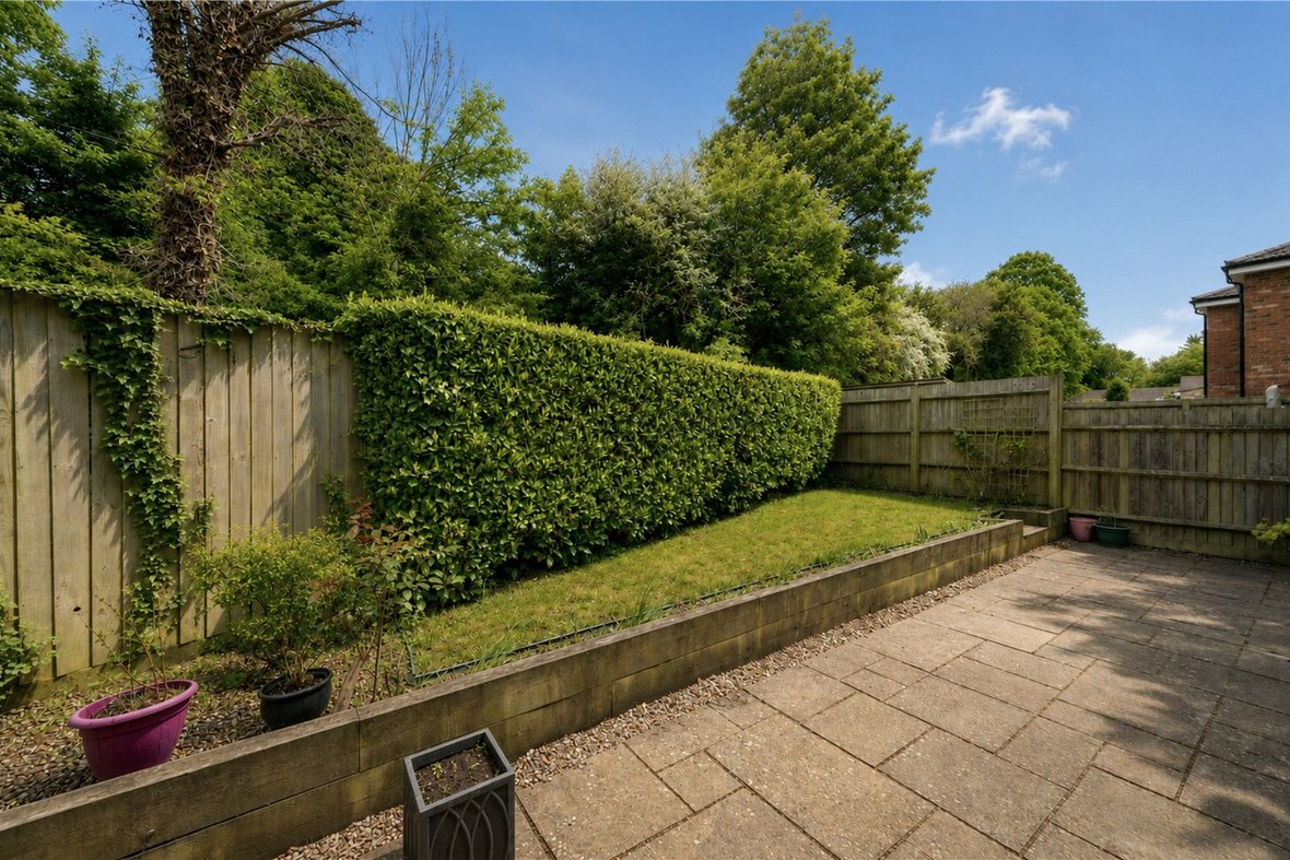 3 Bedroom House For SaleHouse For Sale in Park Street Lane, Park Street, St. Albans - View 9 - Collinson Hall