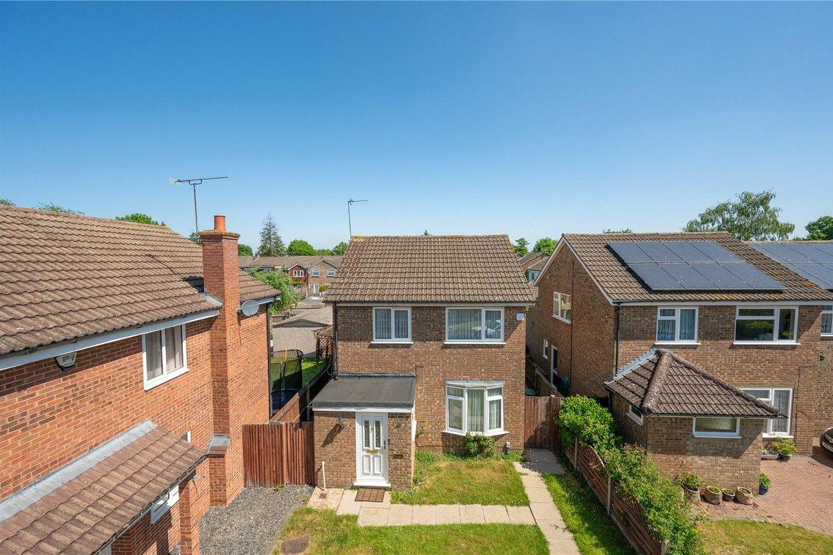 3 Bedroom House New InstructionHouse New Instruction in Maplefield, Park Street, St. Albans - View 18 - Collinson Hall