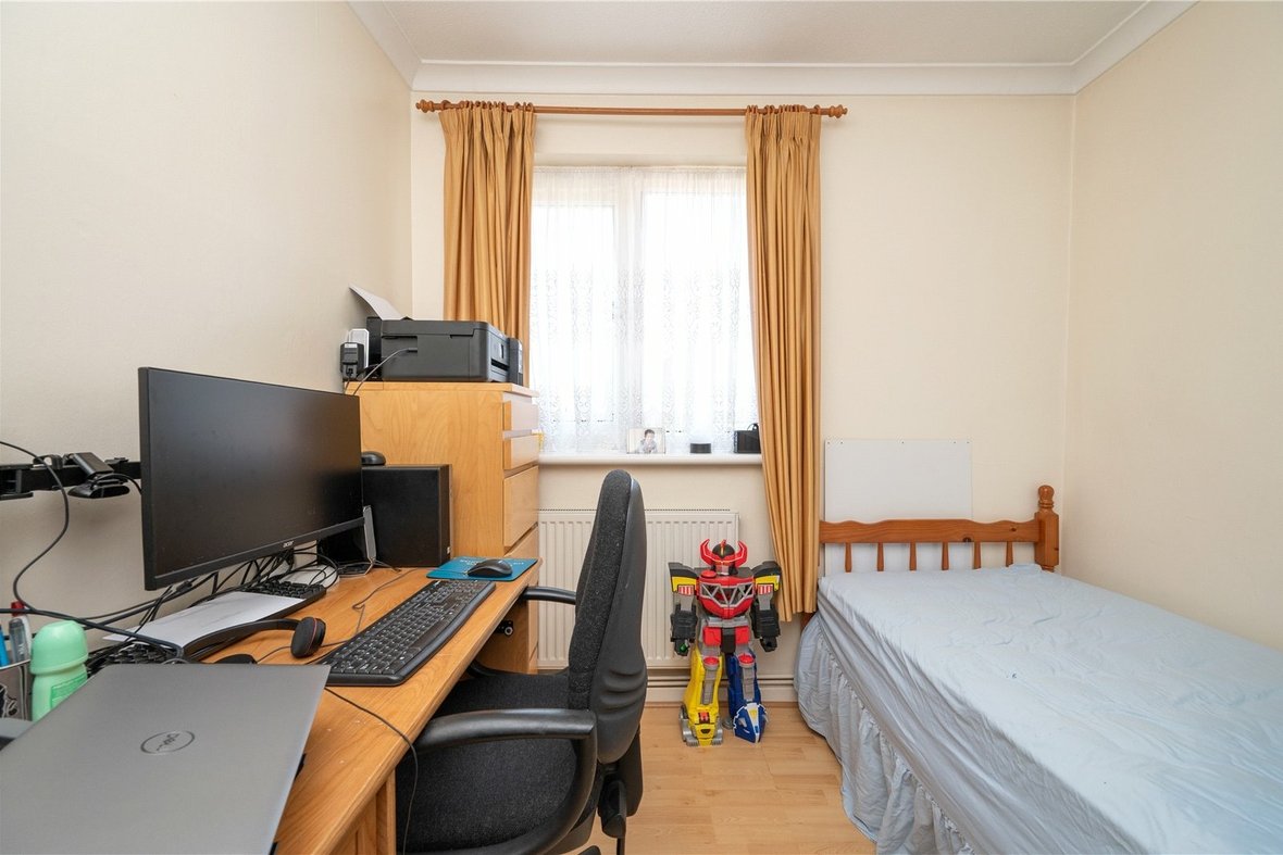 3 Bedroom House New InstructionHouse New Instruction in Maplefield, Park Street, St. Albans - View 8 - Collinson Hall
