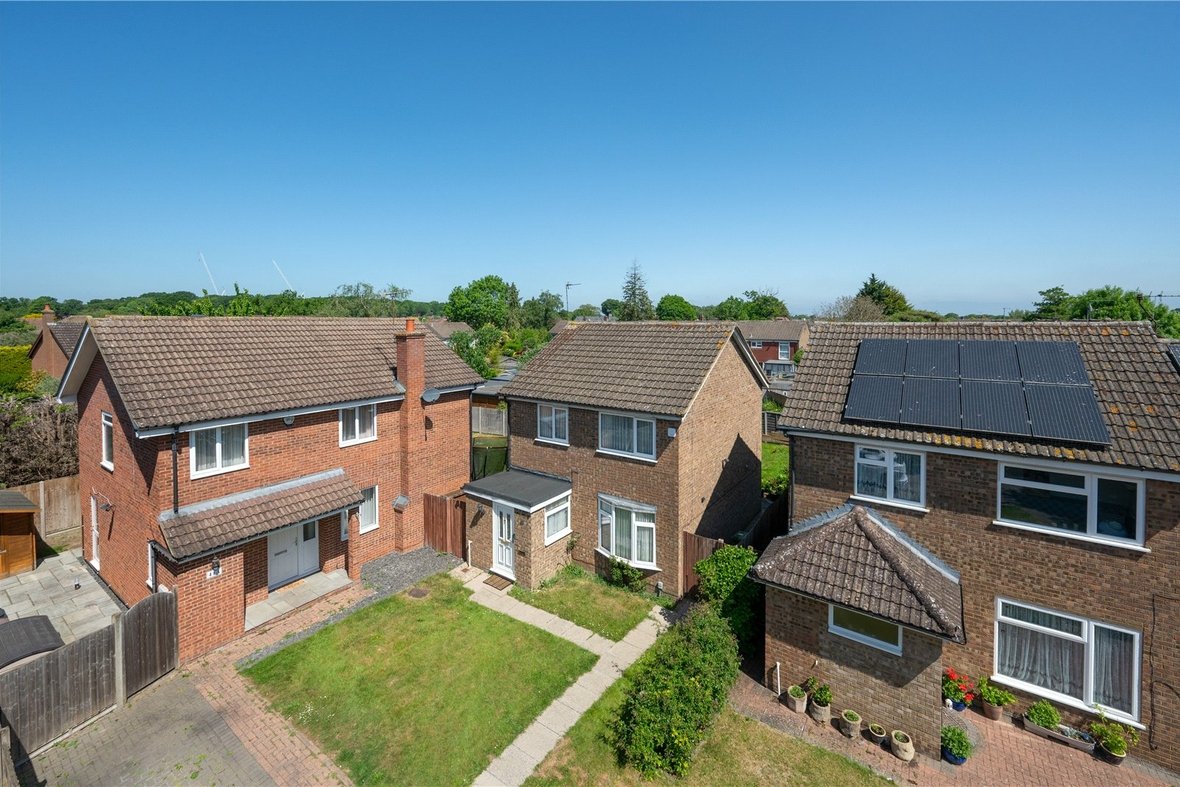 3 Bedroom House New InstructionHouse New Instruction in Maplefield, Park Street, St. Albans - View 16 - Collinson Hall