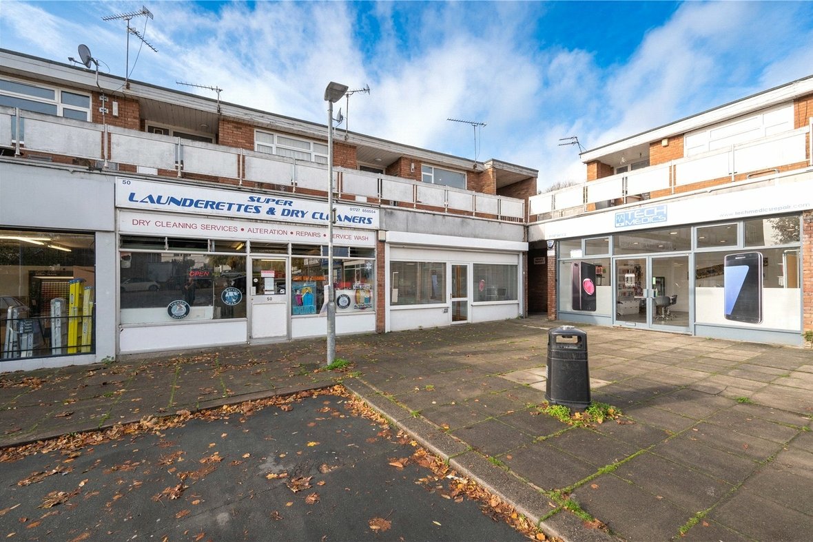2 Bedroom Apartment To LetApartment To Let in New House Park, St. Albans, Hertfordshire - View 10 - Collinson Hall