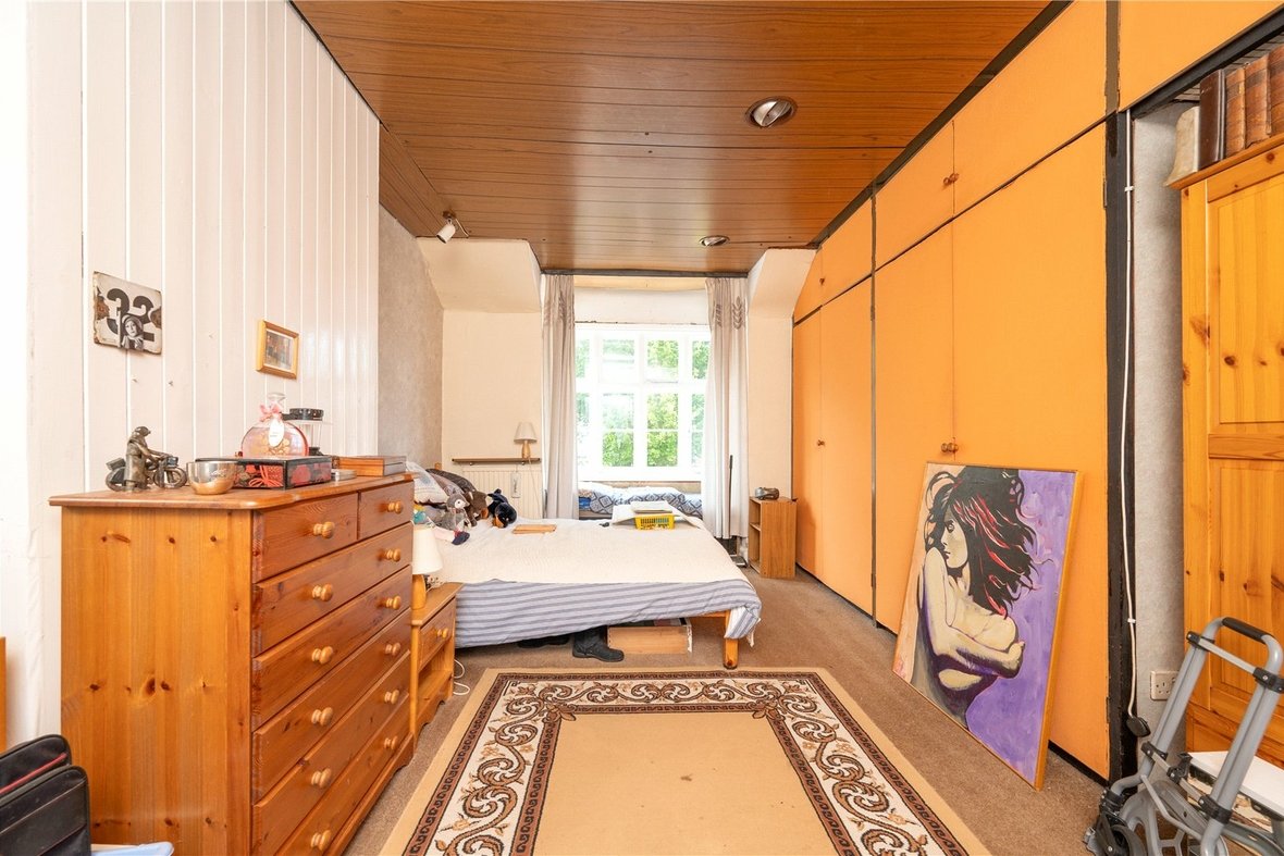 3 Bedroom  New Instruction New Instruction in Old London Road, St. Albans, Hertfordshire - View 7 - Collinson Hall
