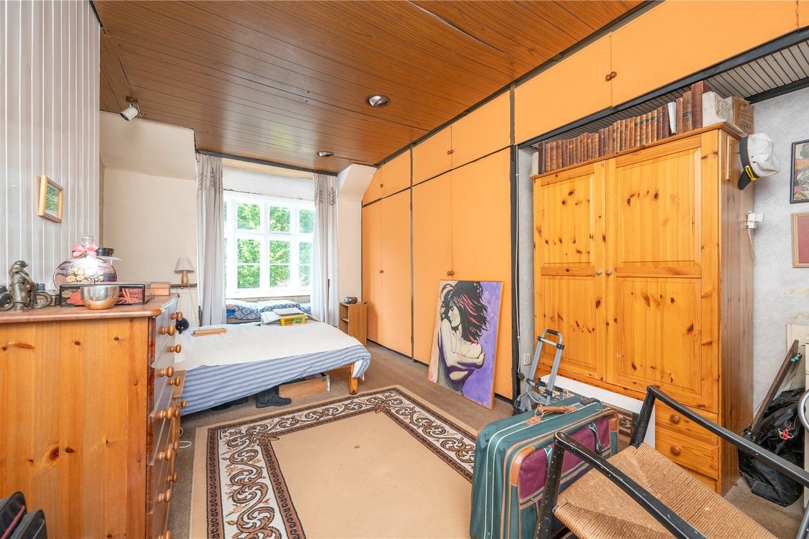 3 Bedroom  New Instruction New Instruction in Old London Road, St. Albans, Hertfordshire - View 4 - Collinson Hall