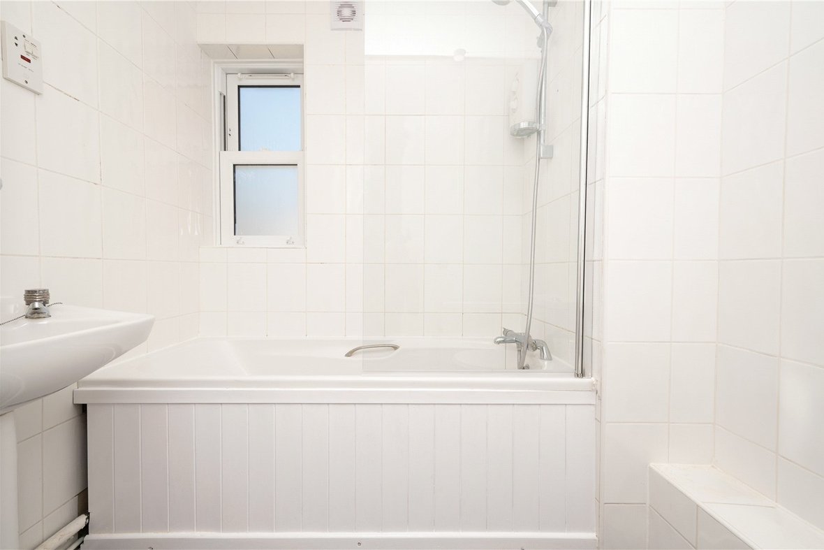 1 Bedroom Apartment To LetApartment To Let in Prospect Road, St. Albans, Hertfordshire - View 3 - Collinson Hall