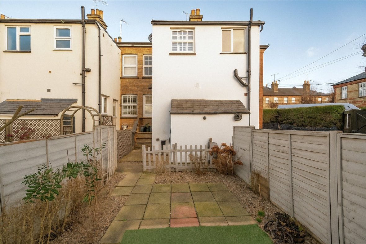 2 Bedroom House Sold Subject to ContractHouse Sold Subject to Contract in Oster Street, St. Albans, Hertfordshire - View 10 - Collinson Hall