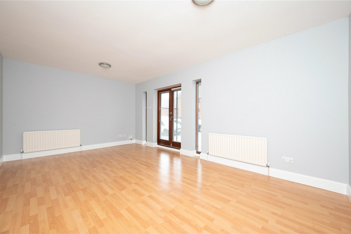 2 Bedroom Apartment LetApartment Let in Ashtree Court, Granville Road, St. Albans - View 8 - Collinson Hall