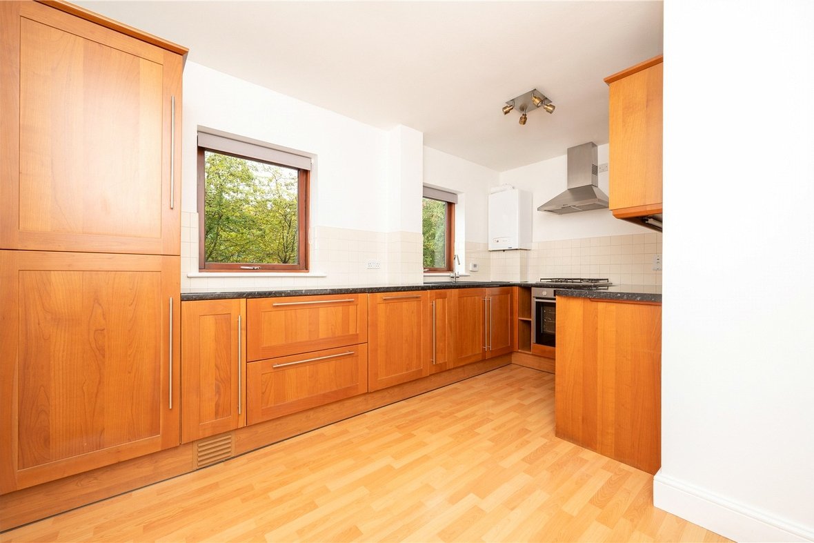2 Bedroom Apartment LetApartment Let in Ashtree Court, Granville Road, St. Albans - View 5 - Collinson Hall