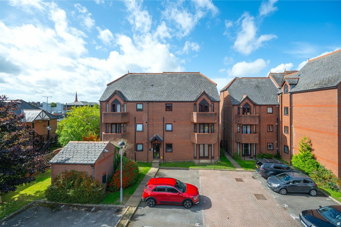 2 Bedroom Apartment LetApartment Let in Ashtree Court, Granville Road, St. Albans - View 1 - Collinson Hall