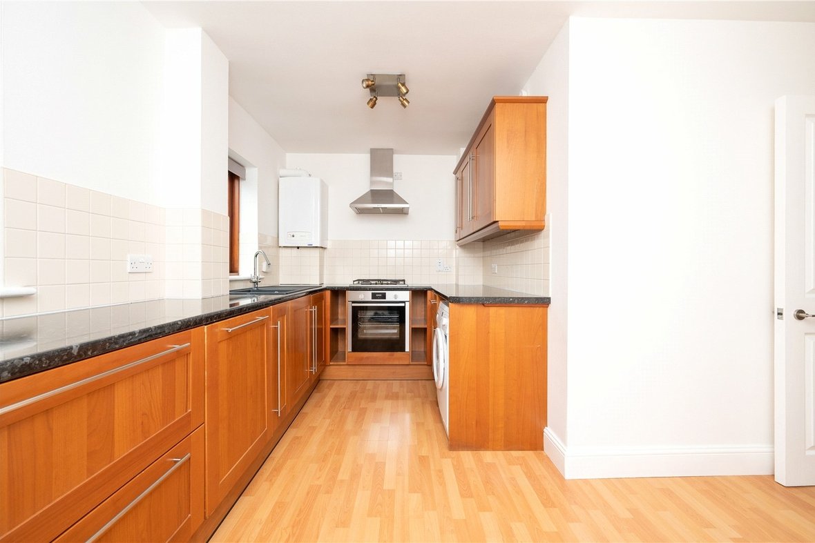 2 Bedroom Apartment LetApartment Let in Ashtree Court, Granville Road, St. Albans - View 9 - Collinson Hall