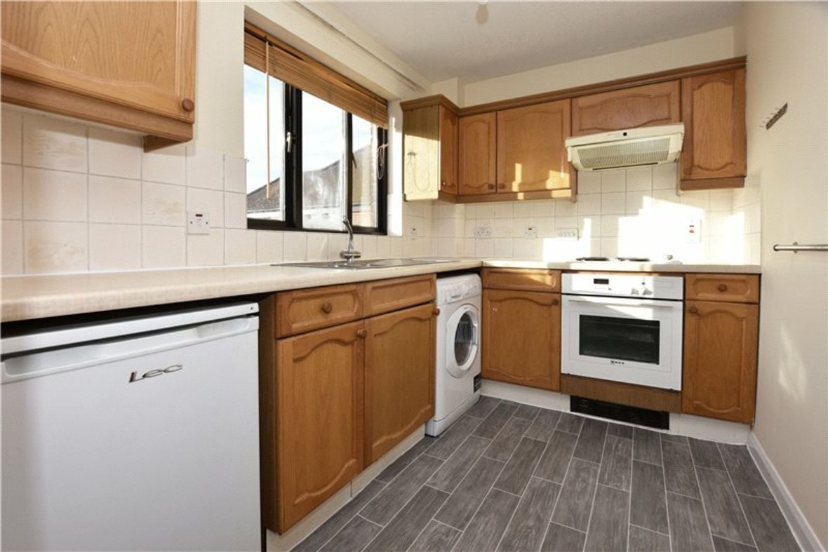 2 Bedroom Maisonette To LetMaisonette To Let in Half Moon Mews, St. Albans, Hertfordshire - View 2 - Collinson Hall