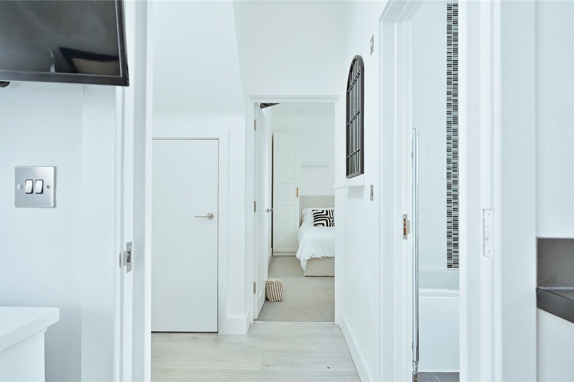 1 Bedroom Apartment New InstructionApartment New Instruction in Etna Road, St. Albans, Hertfordshire - View 10 - Collinson Hall