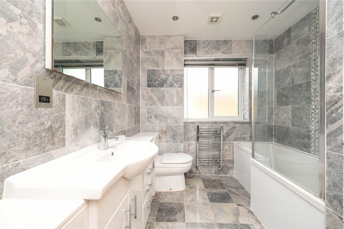 3 Bedroom House LetHouse Let in Park Street Lane, Park Street, St. Albans - View 5 - Collinson Hall