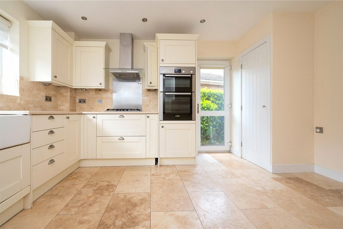 3 Bedroom House LetHouse Let in Park Street Lane, Park Street, St. Albans - View 2 - Collinson Hall