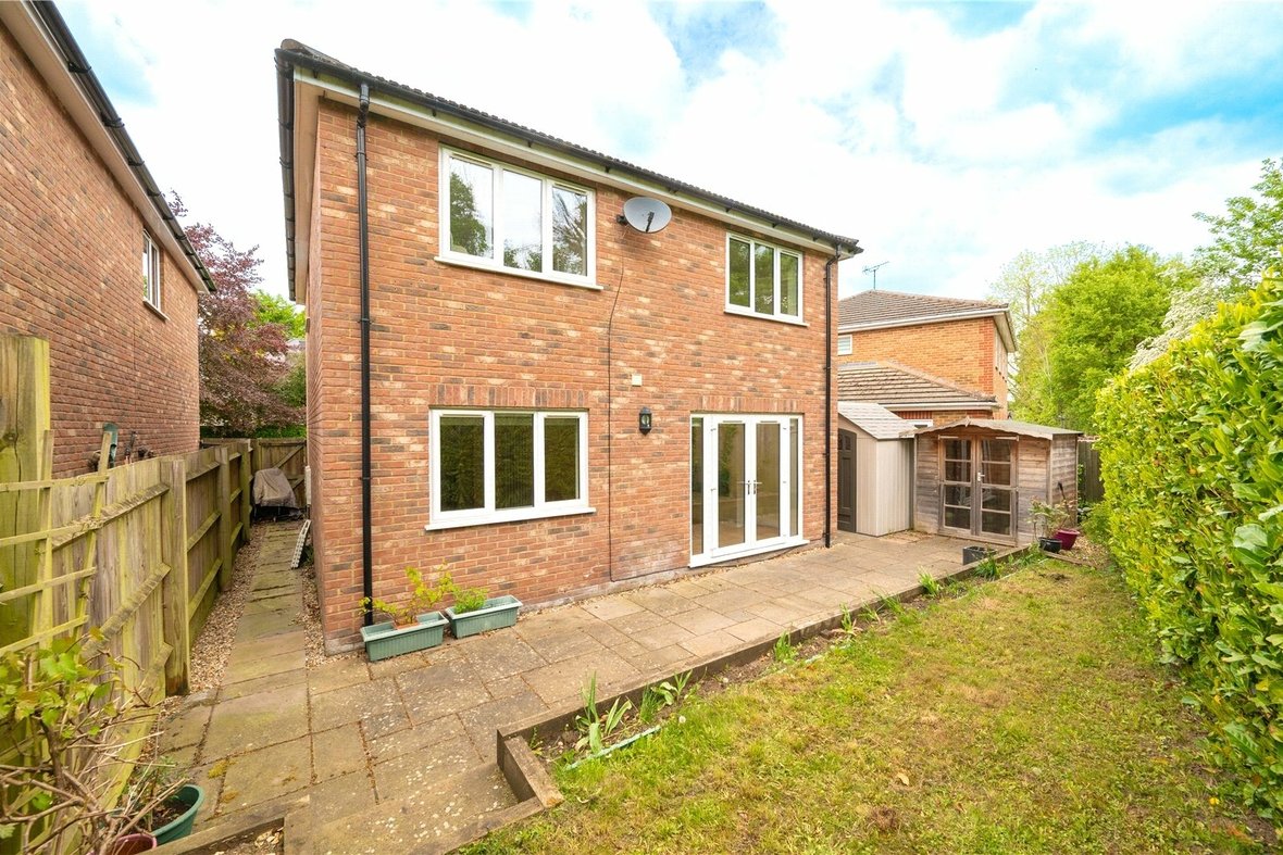 3 Bedroom House LetHouse Let in Park Street Lane, Park Street, St. Albans - View 12 - Collinson Hall
