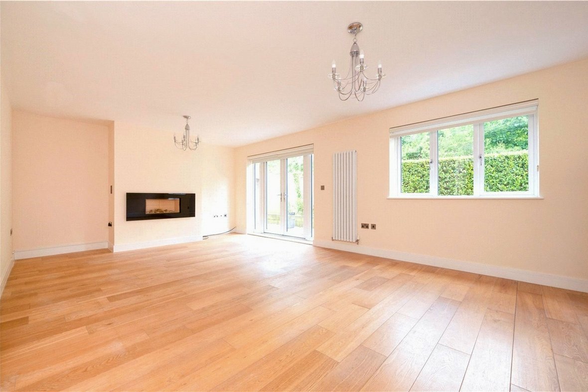 3 Bedroom House LetHouse Let in Park Street Lane, Park Street, St. Albans - View 14 - Collinson Hall