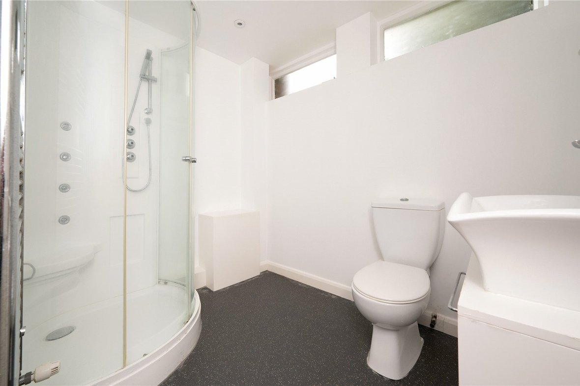 3 Bedroom House For SaleHouse For Sale in Abbots Park, St. Albans, Hertfordshire - View 6 - Collinson Hall