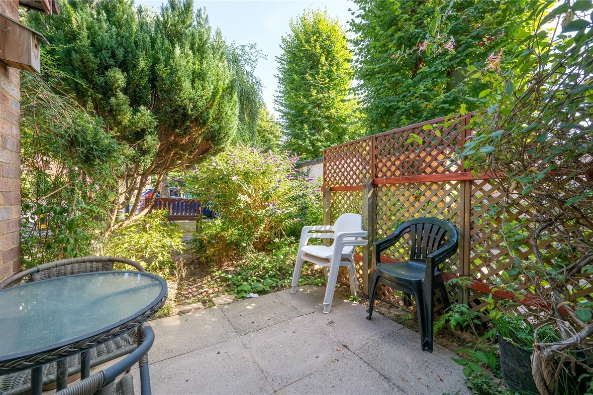 2 Bedroom Apartment New InstructionApartment New Instruction in Belmont Hill, St. Albans, Hertfordshire - View 8 - Collinson Hall