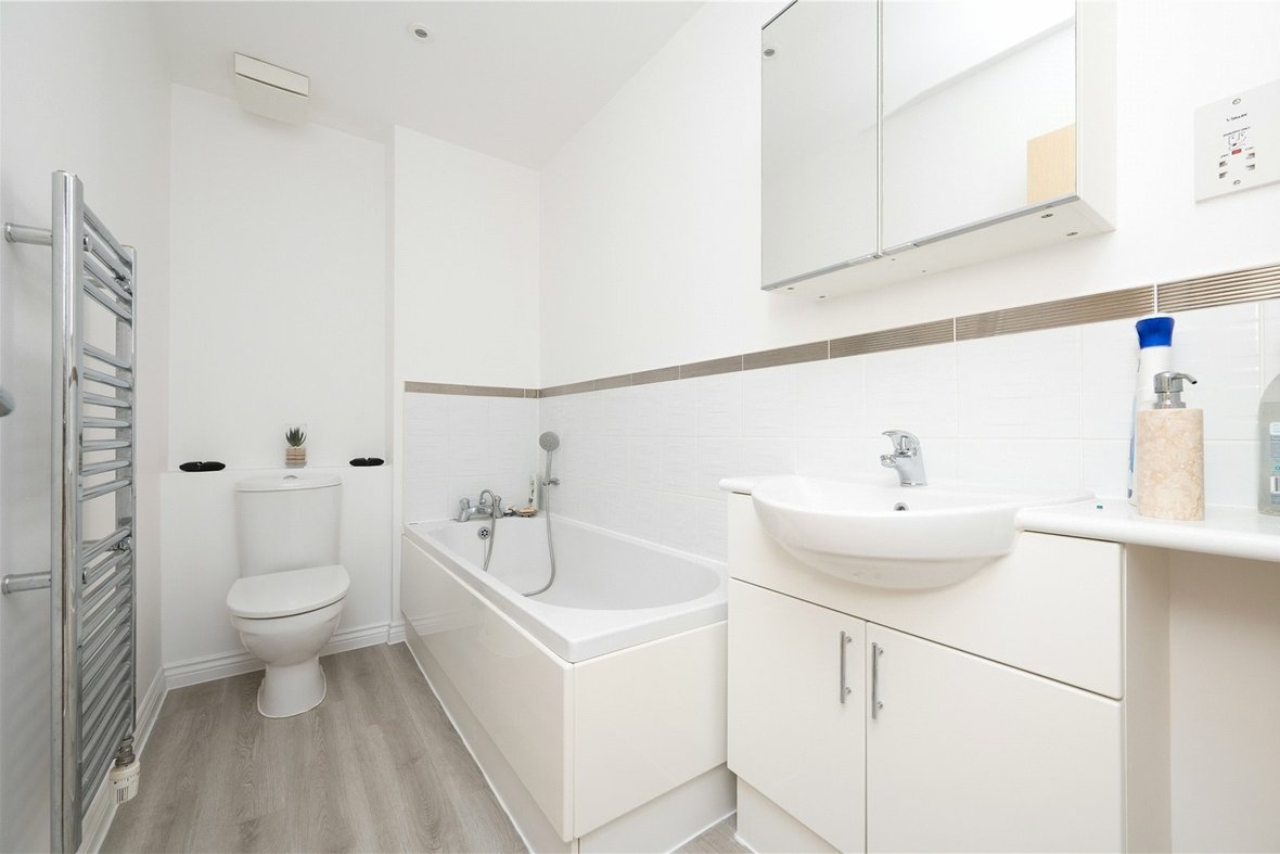 4 Bedroom House New InstructionHouse New Instruction in Curo Park, Frogmore, St. Albans - View 12 - Collinson Hall