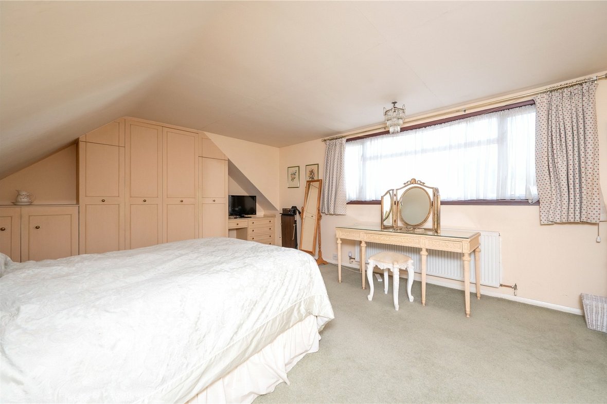 4 Bedroom House New InstructionHouse New Instruction in Jenkins Avenue, Bricket Wood, St. Albans - View 8 - Collinson Hall