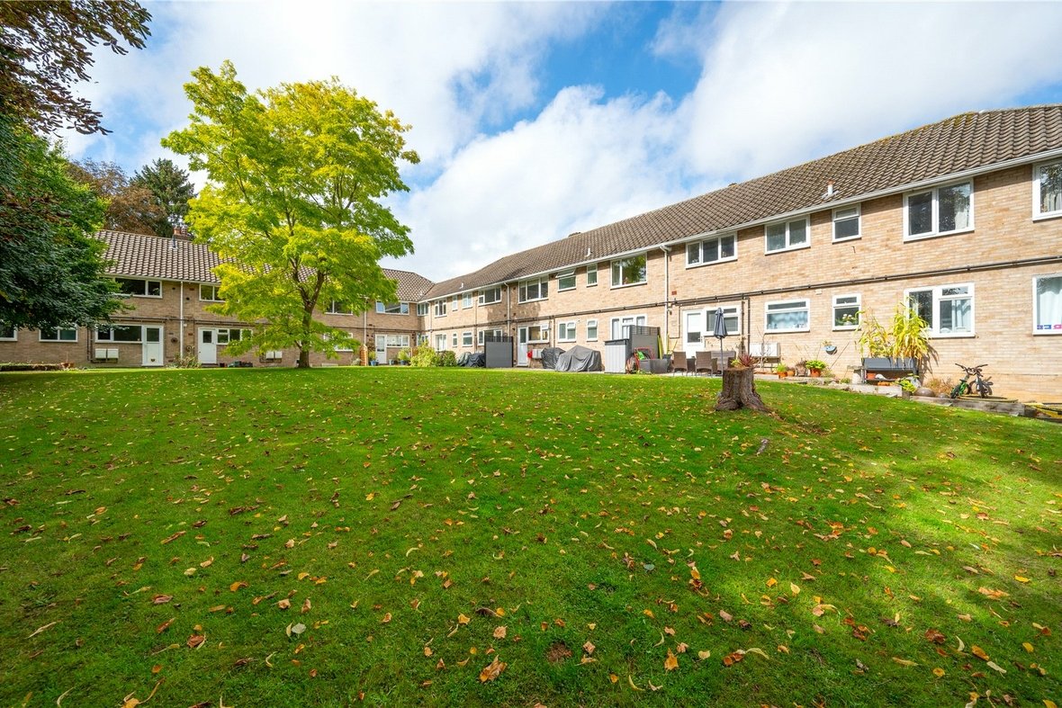 2 Bedroom Maisonette New InstructionMaisonette New Instruction in Charmouth Court, St. Albans, Hertfordshire - View 9 - Collinson Hall